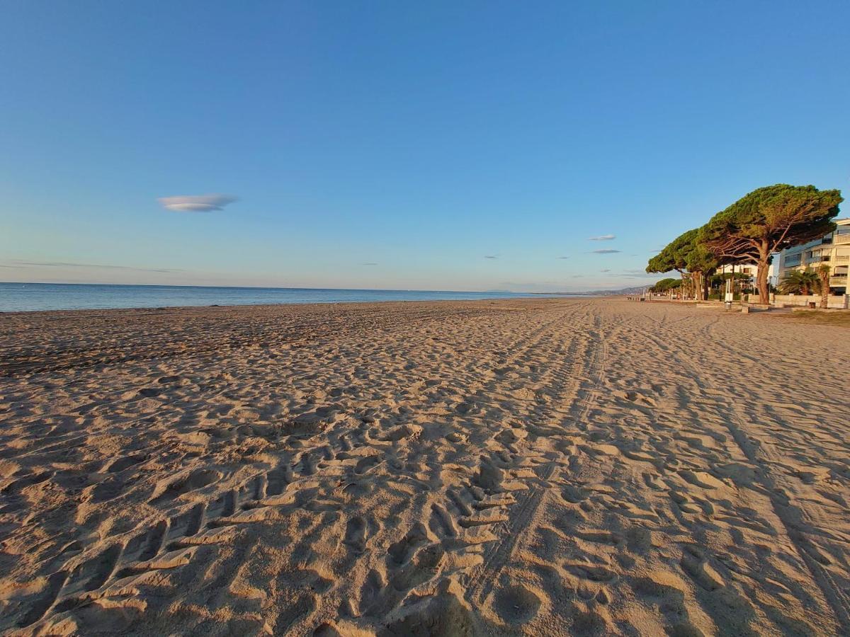 Апартаменти Primera Linia De Mar, Zona Tranquila Камбрілс Екстер'єр фото